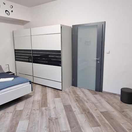 Extra Sok Szobas Apartman Budapest Kozpontjaban Apartment Exterior photo