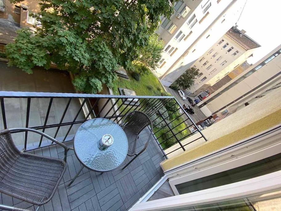 Extra Sok Szobas Apartman Budapest Kozpontjaban Apartment Exterior photo